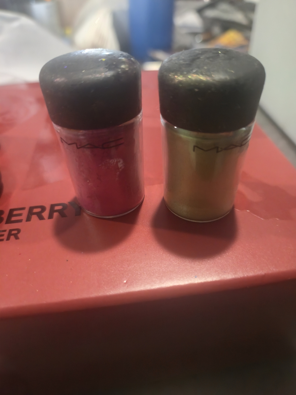 MAC Cosmetics Loose Pigments - Hot Pink & Metallic Gold